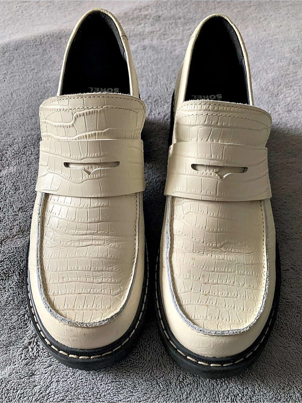 SOREL Joan Now City Penny Loafer Womens 9M Chalk Black Lug Sole Leather